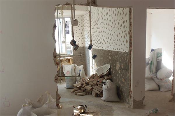 室內裝修時可以自己拆除墻體嗎？