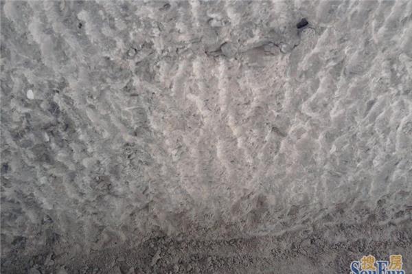 在建筑工程中剔鑿地面是什么意思？