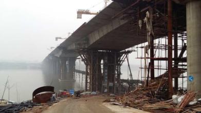 我們專業(yè)承攬靜力切割拆除工程