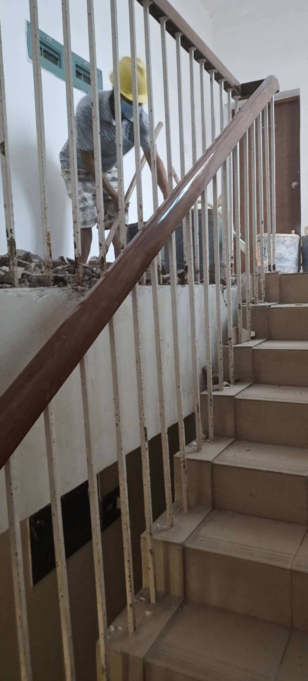 你知道如何正確地拆除樓梯嗎?