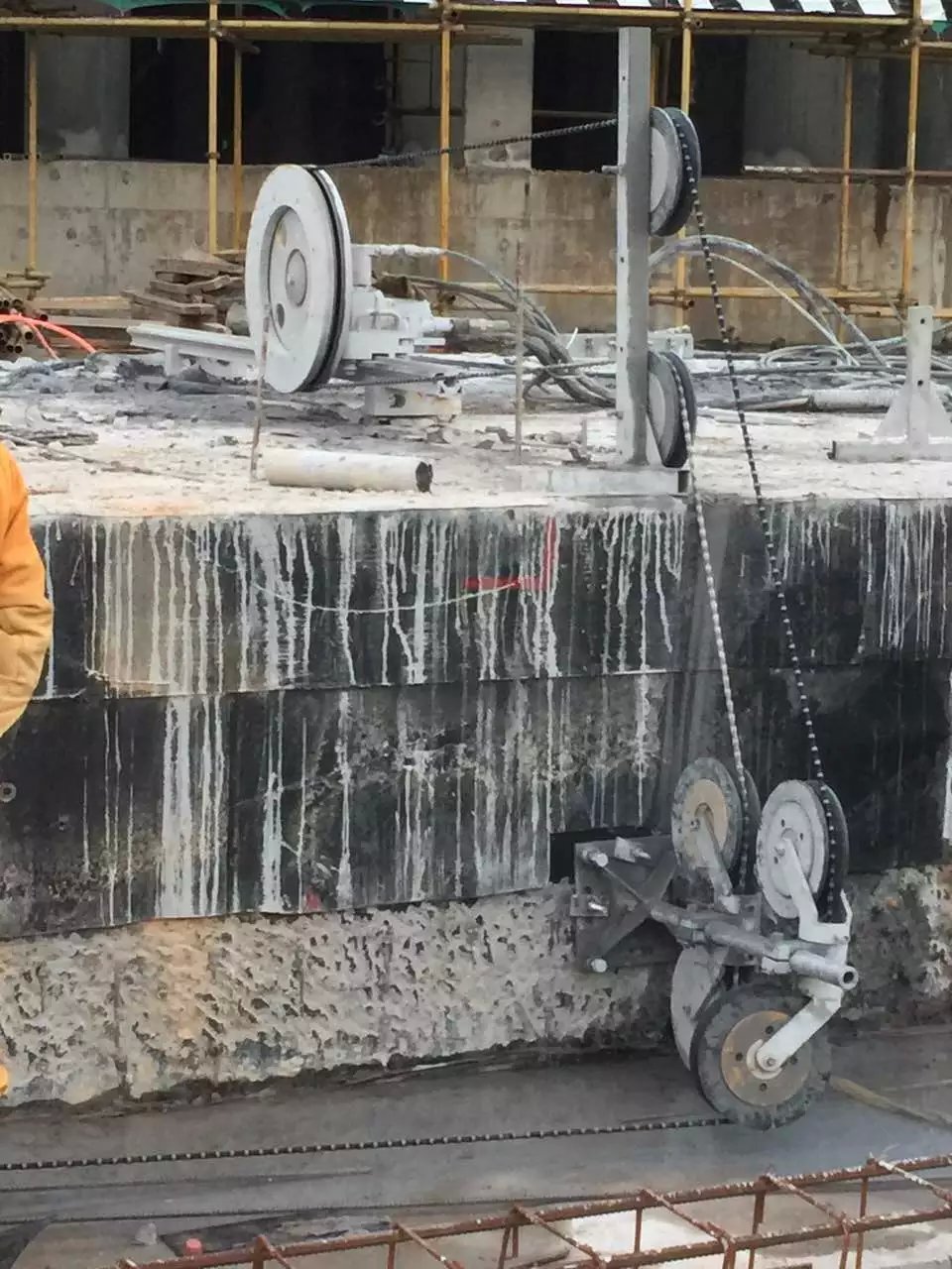 基坑混凝土支撐梁拆除技術(shù)——繩鋸靜力無(wú)損切割