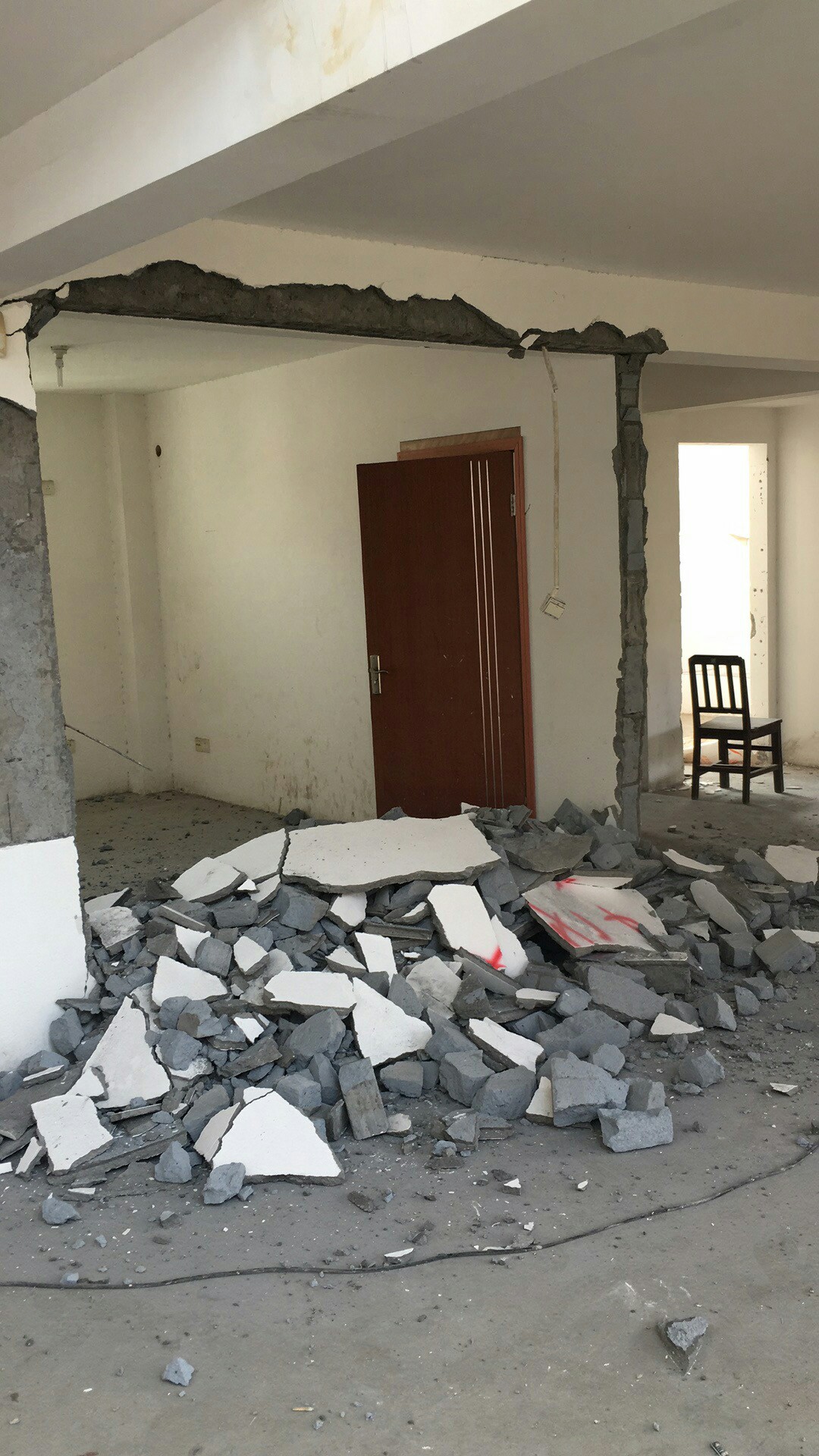 裝修拆墻與墻面翻新費(fèi)用:計(jì)算方法與影響因素